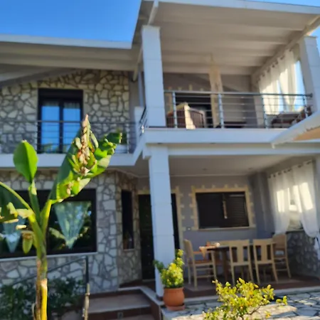 Akis House * Néa Meságkala