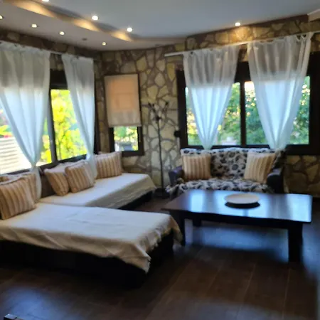 Akis House * Néa Meságkala