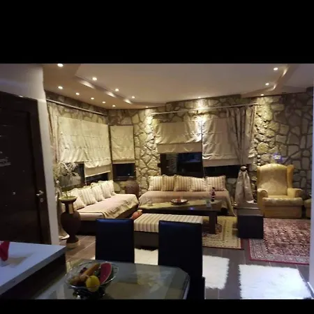 Akis House