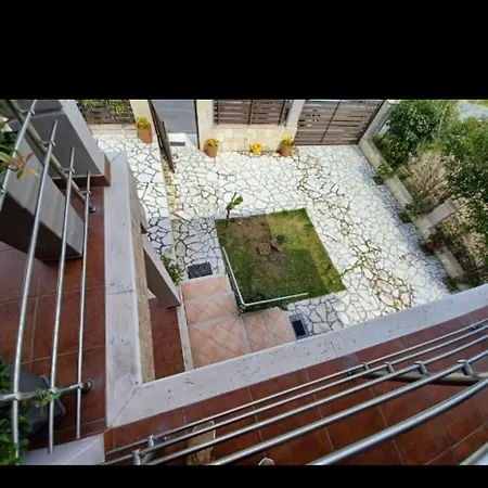 Akis House Feriehus Néa Meságkala