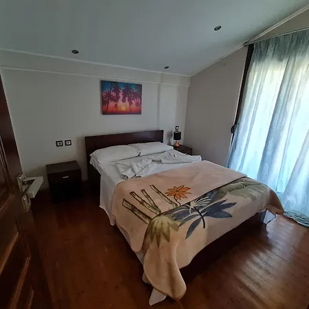 Akis House