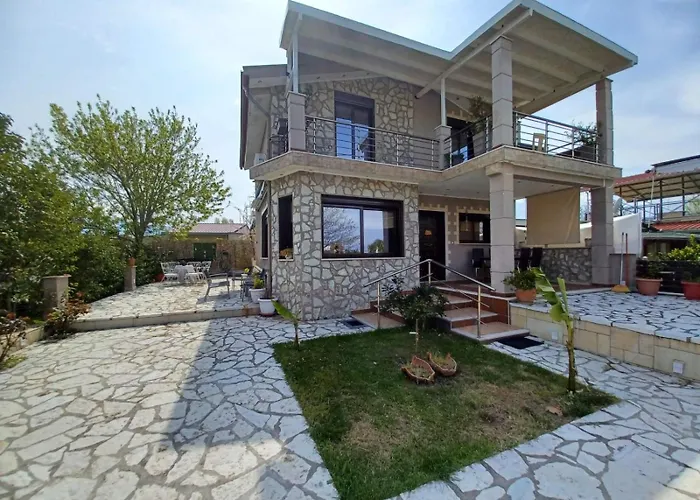 Case de vacanță Akis House