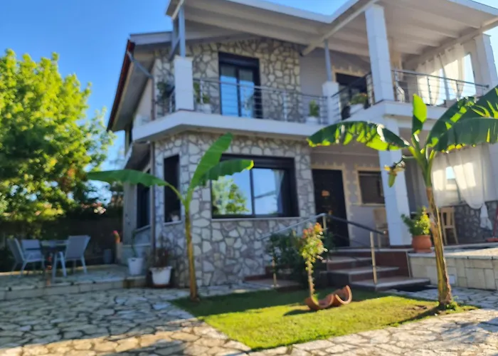 Akis House Case de vacanță